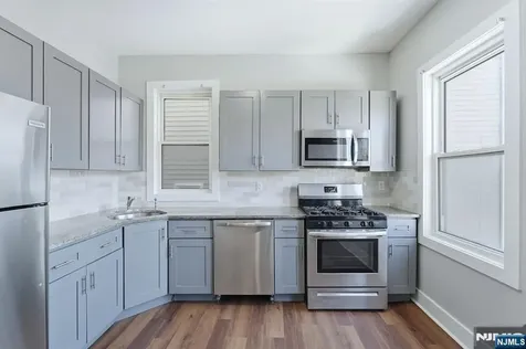 913 S 18th Street Newark NJ 07108
