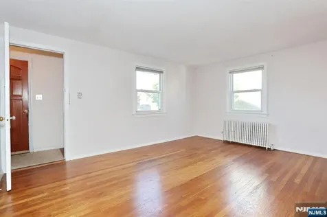110 Canterbury Avenue North Arlington NJ 07031