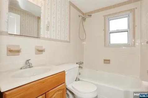 110 Canterbury Avenue North Arlington NJ 07031