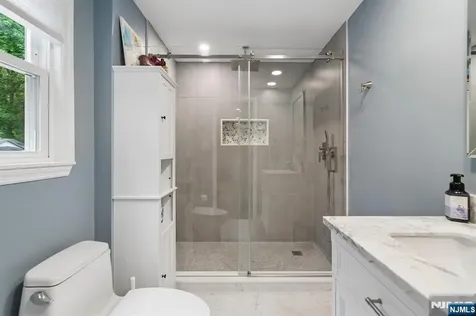60 Edgemere Road Livingston NJ 07039