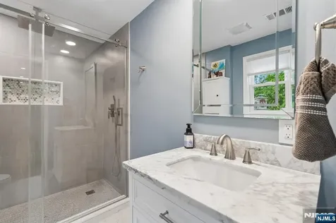 60 Edgemere Road Livingston NJ 07039