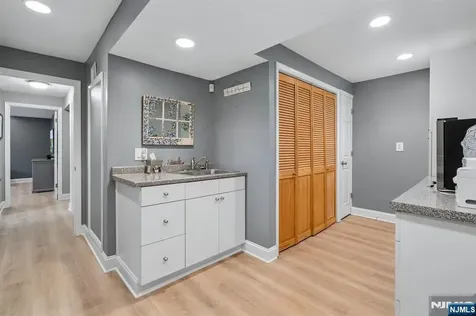 60 Edgemere Road Livingston NJ 07039