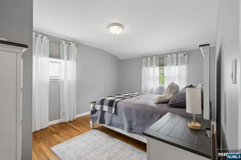 60 Edgemere Road Livingston NJ 07039
