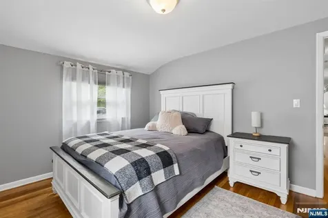 60 Edgemere Road Livingston NJ 07039