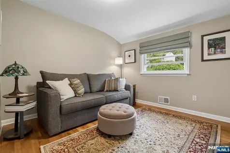 60 Edgemere Road Livingston NJ 07039