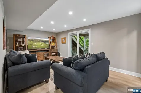 60 Edgemere Road Livingston NJ 07039