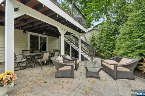 60 Edgemere Road Livingston NJ 07039