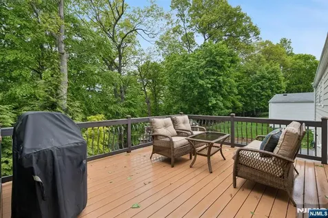 60 Edgemere Road Livingston NJ 07039