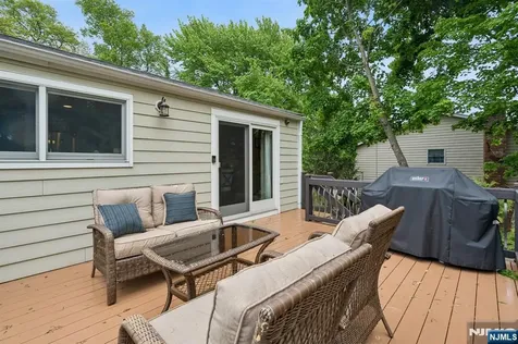60 Edgemere Road Livingston NJ 07039