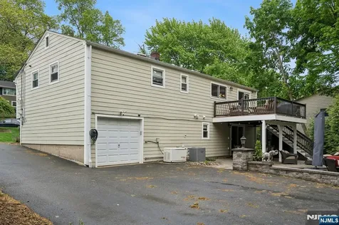 60 Edgemere Road Livingston NJ 07039