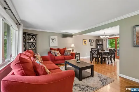 60 Edgemere Road Livingston NJ 07039