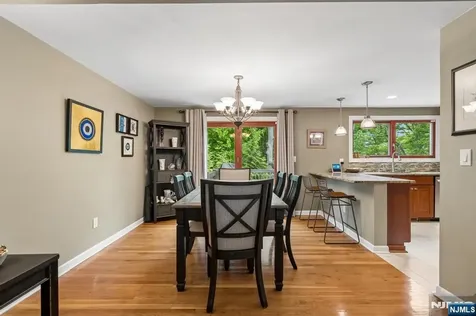 60 Edgemere Road Livingston NJ 07039