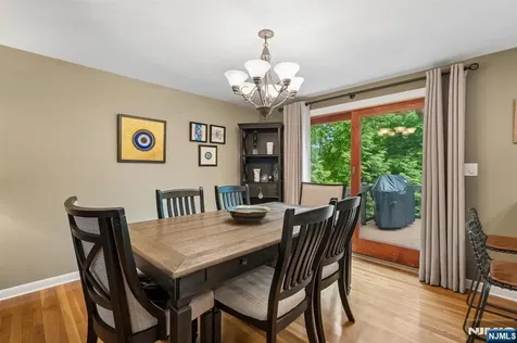60 Edgemere Road Livingston NJ 07039