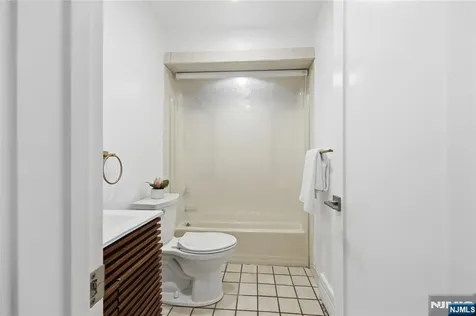 64 Longfellow Drive Woodbridge NJ 07067