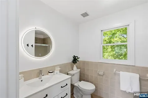64 Longfellow Drive Woodbridge NJ 07067