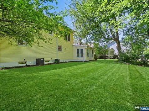 64 Longfellow Drive Woodbridge NJ 07067