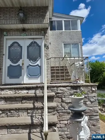 93 Bank Street Elmwood Park NJ 07407