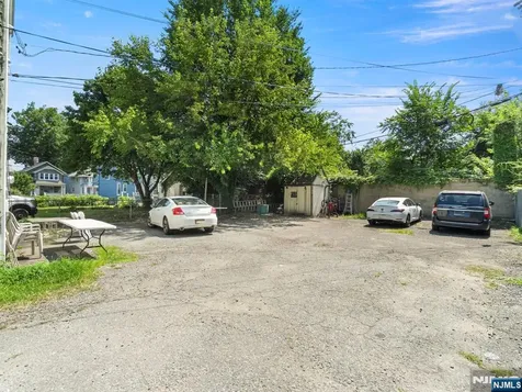 98 Ashland East Orange NJ 07017