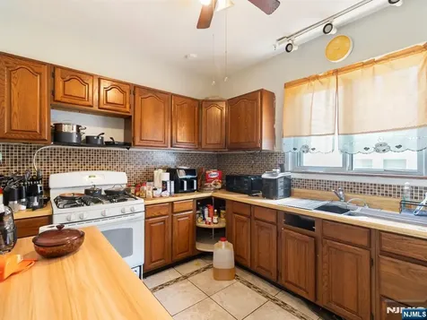98 Ashland East Orange NJ 07017