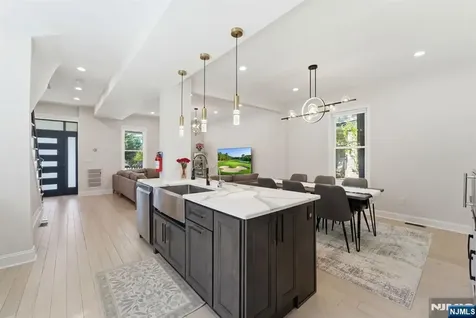 99 Madison Avenue Cresskill NJ 07626