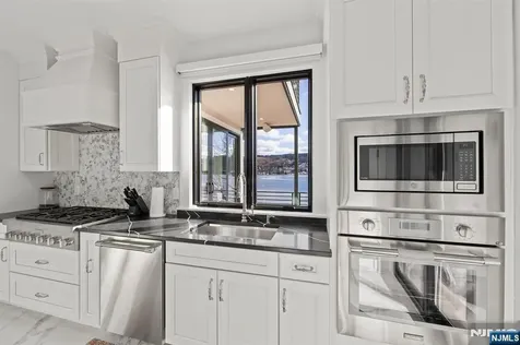 31 Island Trail Sparta NJ 07871