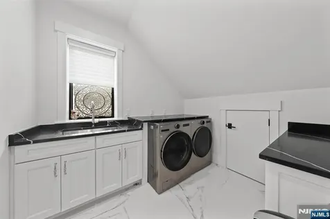 31 Island Trail Sparta NJ 07871