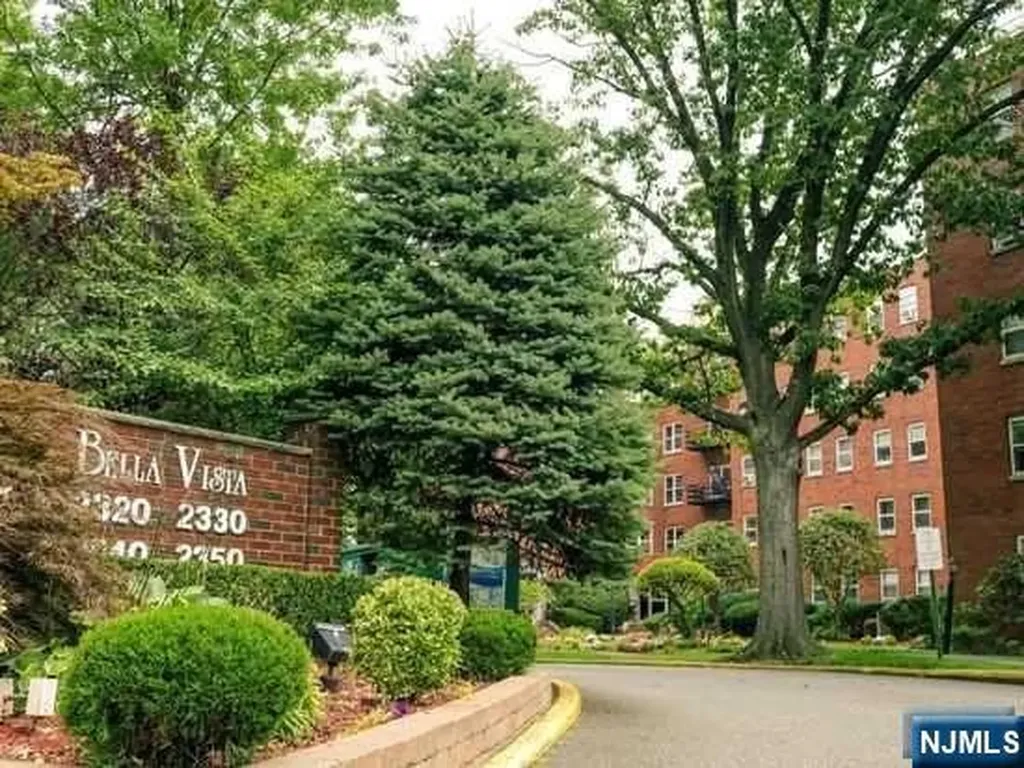 2350 Linwood Avenue Fort Lee NJ 07024