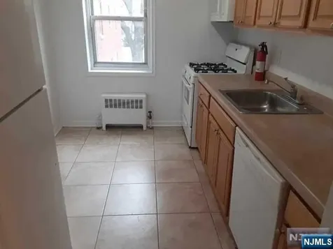2350 Linwood Avenue Fort Lee NJ 07024