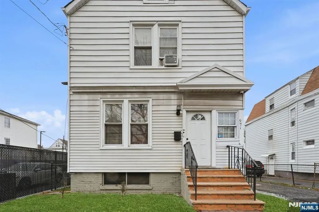 971 Grove Street Irvington NJ 07111