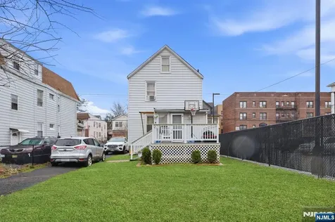 971 Grove Street Irvington NJ 07111