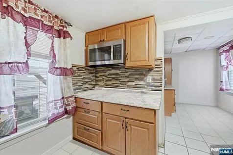 971 Grove Street Irvington NJ 07111