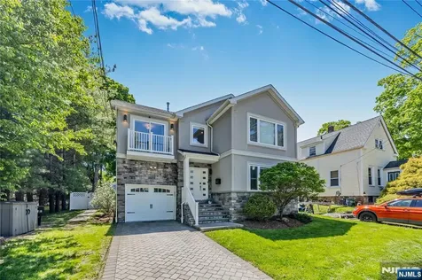 82 Monroe Avenue Cresskill NJ 07626
