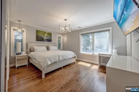 82 Monroe Avenue Cresskill NJ 07626