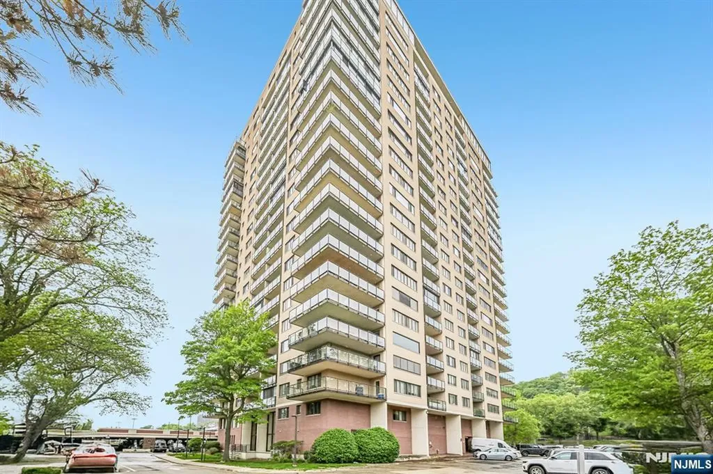 1203 River Road Edgewater NJ 07020