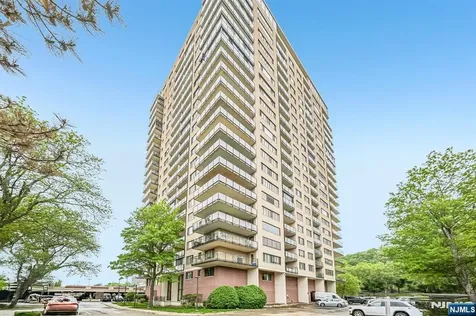 1203 River Road Edgewater NJ 07020