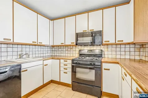 1203 River Road Edgewater NJ 07020