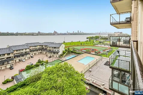 1203 River Road Edgewater NJ 07020