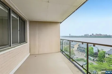 1203 River Road Edgewater NJ 07020
