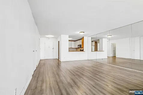1203 River Road Edgewater NJ 07020