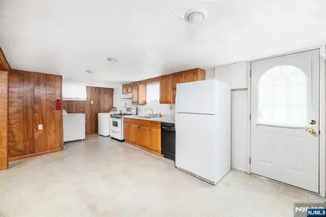 225 Linden Road Wayne NJ 07470