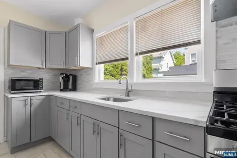 9 Sycamore Street Bloomfield NJ 07003