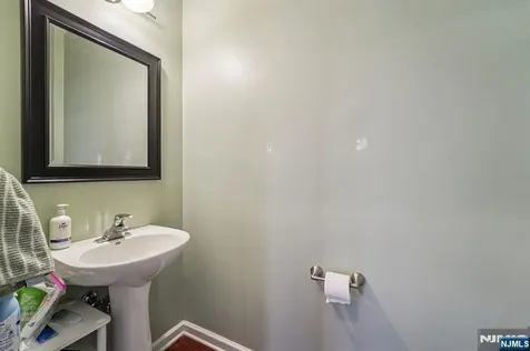 123 Levinberg Lane Wayne NJ 07470