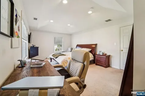 123 Levinberg Lane Wayne NJ 07470