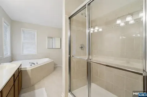 123 Levinberg Lane Wayne NJ 07470