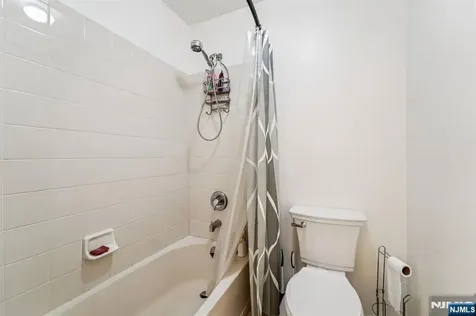 123 Levinberg Lane Wayne NJ 07470