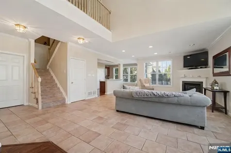 123 Levinberg Lane Wayne NJ 07470