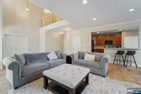 123 Levinberg Lane Wayne NJ 07470
