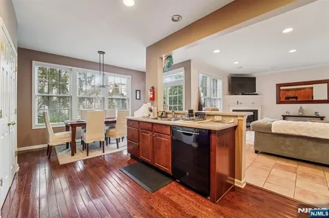 123 Levinberg Lane Wayne NJ 07470