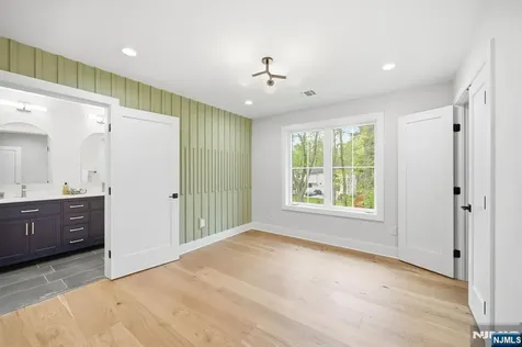 17 Arlington Drive Livingston NJ 07039