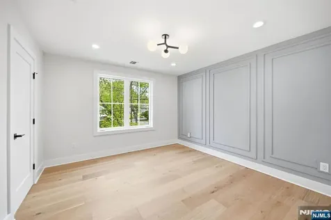 17 Arlington Drive Livingston NJ 07039